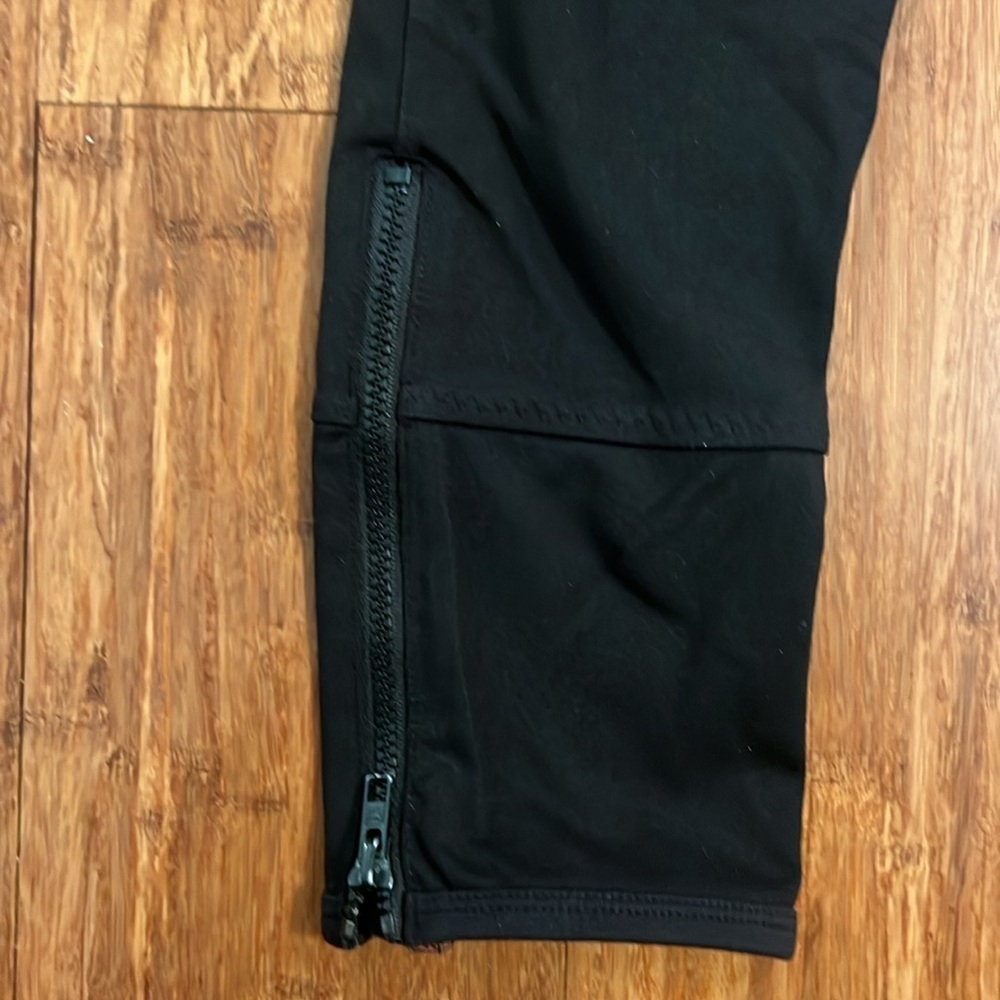 Pink Victoria’s Secret, Ultimate Black Leggings, Sz S Zippers on ankles, GUC - Picture 6 of 12